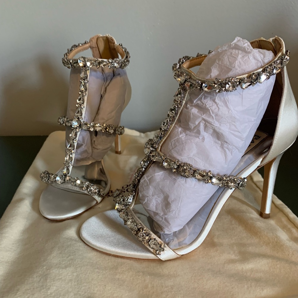 New Badgley Mischka 3.5” heels size 6